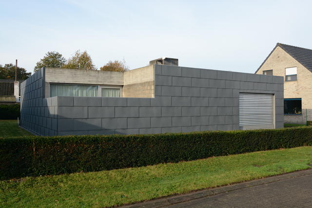 <p>Arch.  Dessauvvage - Mohammedi
<br />Gevelbekleding in VM-zinc Quartz; dikte 0,8 mm</p><br/><b><a href='/realshow/6975'>Brugge, Moutstraat 5</a></b>