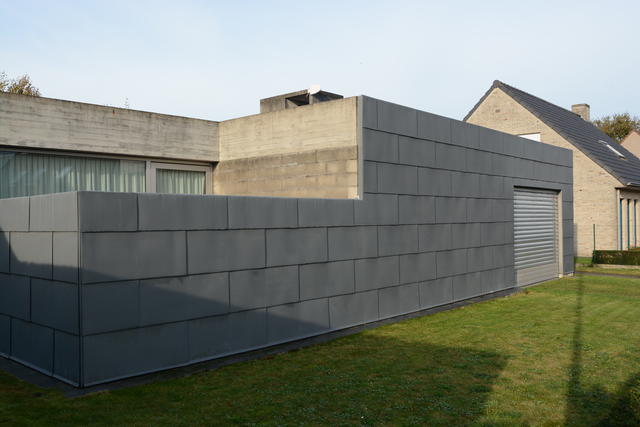 <p>Arch.  Dessauvvage - Mohammedi
<br />Gevelbekleding in VM-zinc Quartz; dikte 0,8 mm</p><br/><b><a href='/realshow/6975'>Brugge, Moutstraat 5</a></b>
