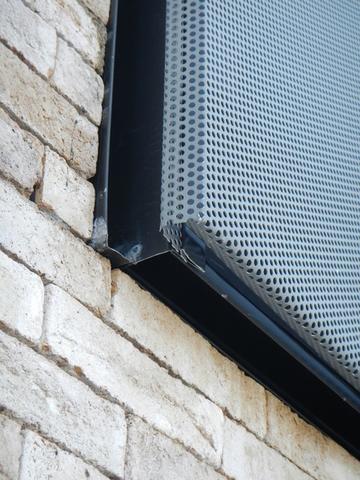 <p>MarS Architecten
<br />Bakgoot Quartz dikte 1 mm
<br />Gevelbekleding staande naad VM-zinc Quartz dikte 0,8 mm
<br />Dakbekleding staande naad VM-zinc Quartz - dikte 0,8 mm</p><br/><b><a href='/realshow/7378'>Perk-Steenokkerzeel, Van Steelantstraat 6</a></b>