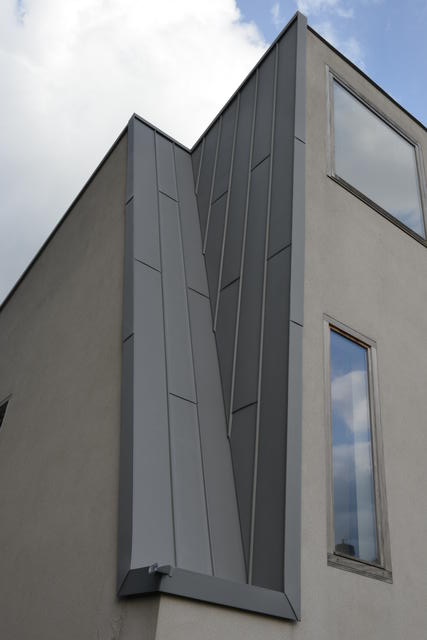Zn gevelbekleding staande naad