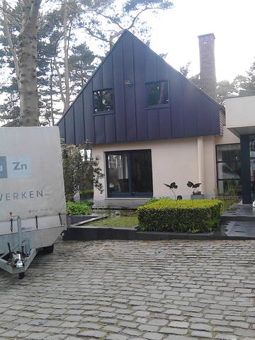 Zn gevelbekleding staande naad