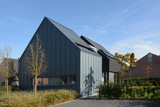 Zn gevelbekleding staande naad